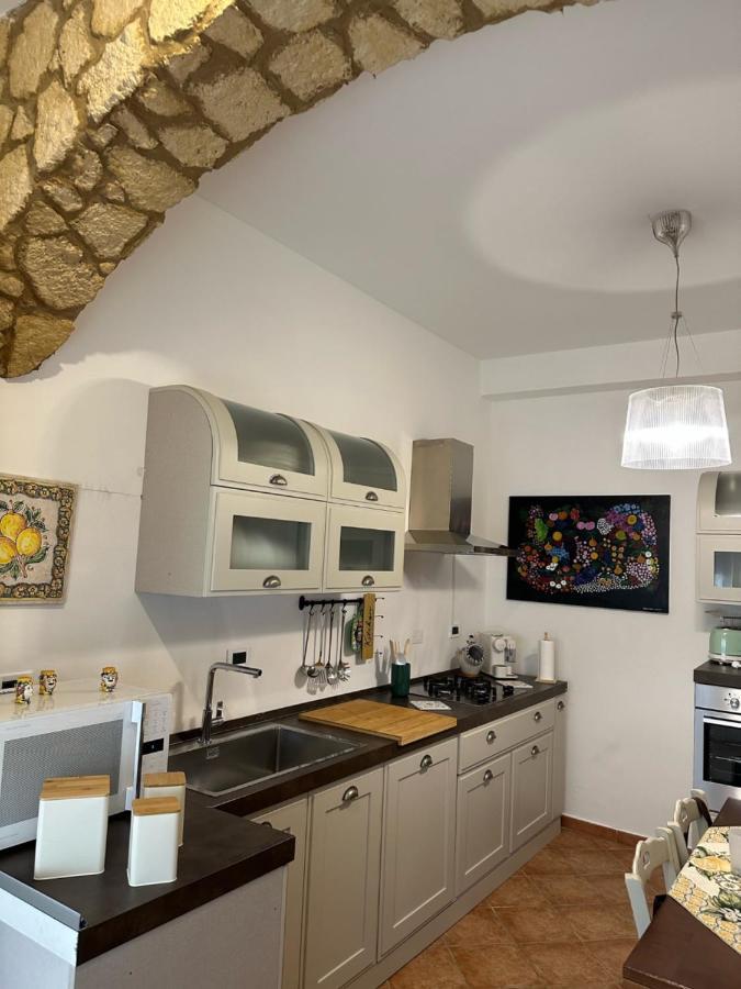La Kalsa Di Somavi Apartment Palermo Luaran gambar