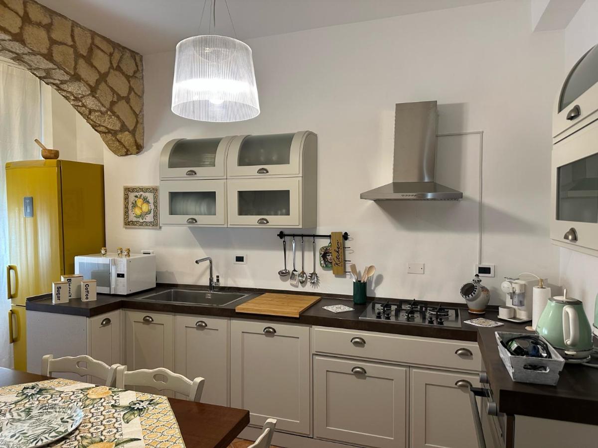 La Kalsa Di Somavi Apartment Palermo Luaran gambar